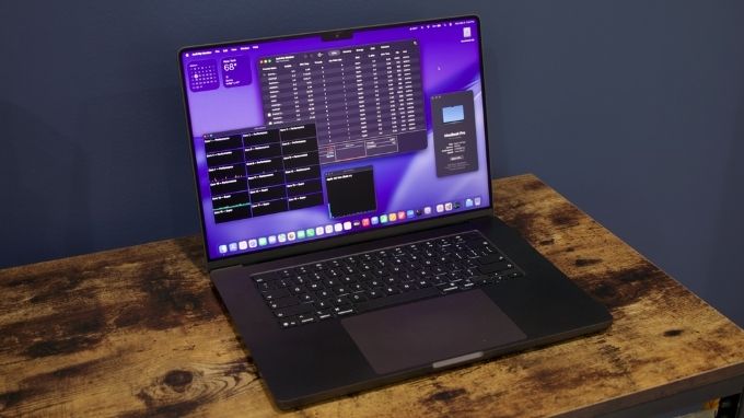 apple Intelligence tích hợp trên Macbook Pro M5 Max 16 inch (18CPU-40GPU)