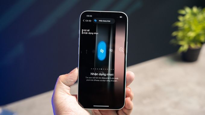 iOS 18 với loạt tính năng AI thông minh