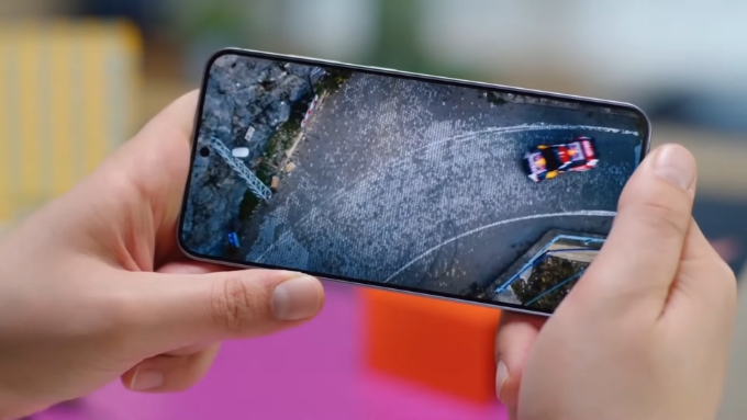 Trên Galaxy S26 Plus 5G 512GB, Samsung trang bị tấm nền Dynamic AMOLED 2X kích thước 6.7 inch