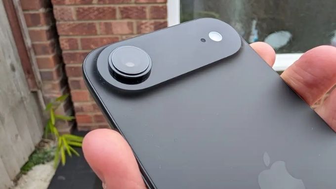 Camera đơn trên iPhone Air cũ vẫn hoạt động tốt