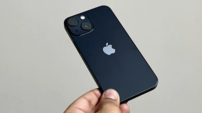 Thiết kế iPhone 13 mini 256GB Cũ 97% nhỏ gọn, dễ cầm nắm