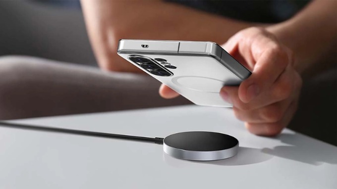 Dung lượng pin dài hơn, hỗ trợ sạc nhanh 60W