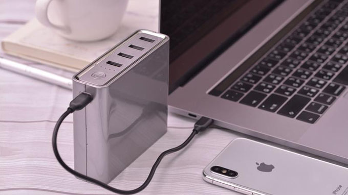 Pin dung lượng cao lên đến 20,000mAh giúp thiết bị hoạt động thời gian gần một ngày