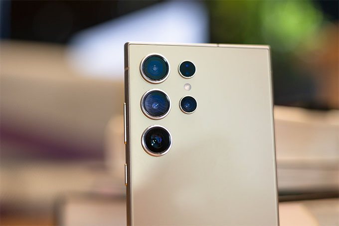 Samsung Galaxy S24 Ultra 512GB đi kèm với cảm biến chính 200MP