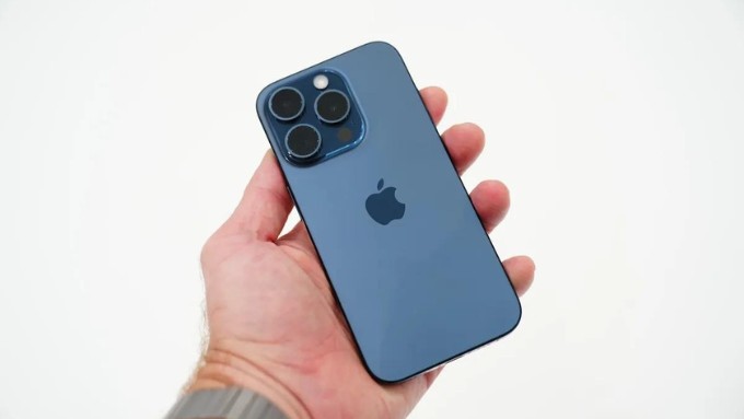 Hình trên tay iPhone 15 Pro Max