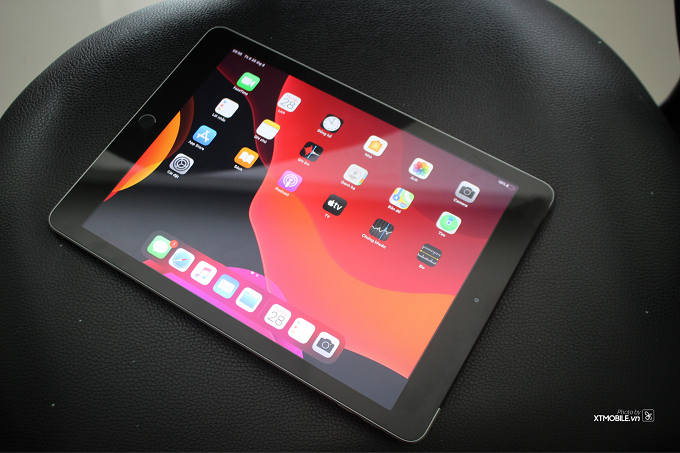 Màn hình LCD với góc nhìn rộng, hợp lý trê một thiết bị cỡ lớn