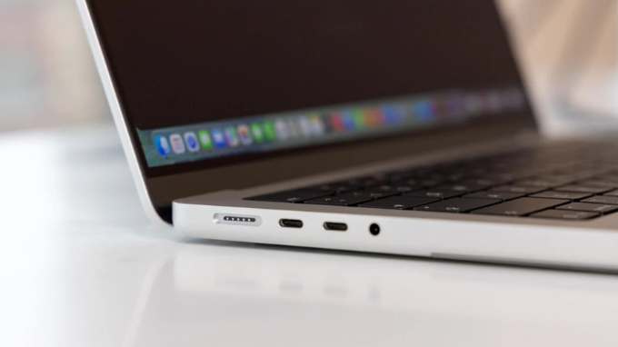 Kết nối thế hệ mới với Thunderbolt 5 và Wi-Fi 7