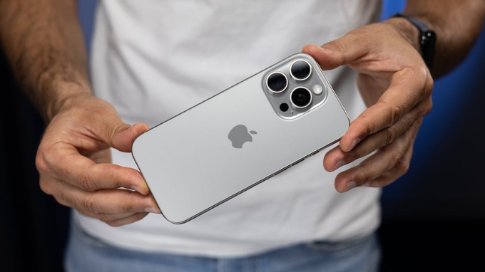 Ngoại quan iPhone 16 Pro 512GB cũ 97% vẫn như mới