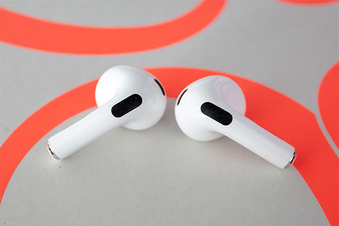 Tai nghe Airpods 3 có một bảng điều khiển tầm trung