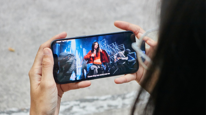 iPhone 16e 512GB chưa active hiển thị sắc nét