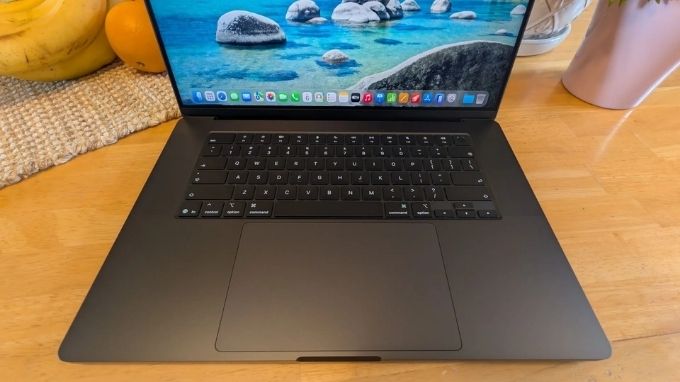 bàn phím và trackpad của Macbook Pro M5 Pro 16 inch (18CPU-20GPU)