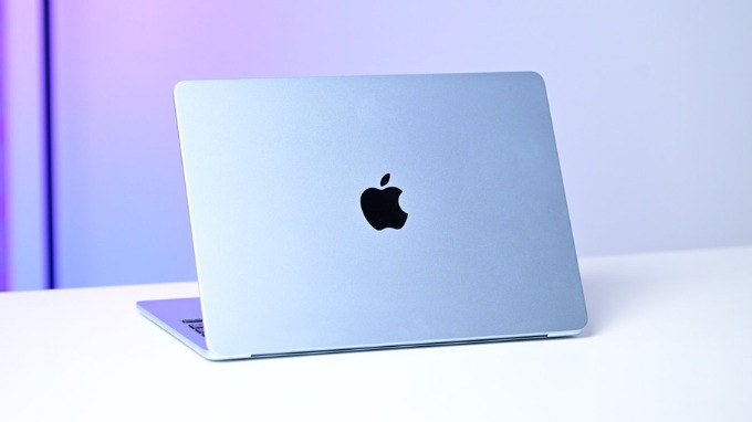 Macbook Air M5 13 inch 10CPU 10GPU tiếp tục duy trì ngôn ngữ thiết kế phẳng