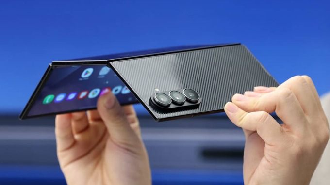 Đánh giá camera Samsung Galaxy Z TriFold: Camera 200MP quen thuộc