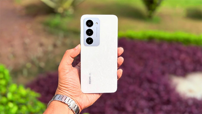 Thiết kế tối giản, hiện đại và kháng nước nhẹ