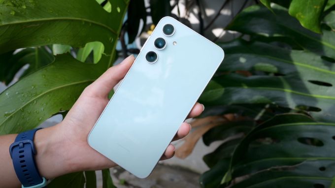 Thiết kế Samsung Galaxy S23 Fe cũ