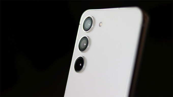 Hệ thống camera gần như không thay đổi, nhưng hiệu suất đã được cải thiện đáng kể