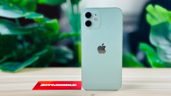 iPhone 12 Mini 64GB cũ 97% có thiết kế khung viền vuông, kích thước nhỏ và trọng lượng chỉ 135g