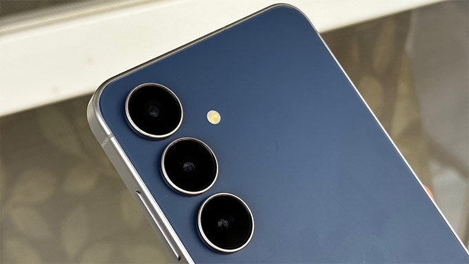 Trải nghiệm nhiếp ảnh và quay phim đỉnh cao cùng Galaxy S25 FE 512GB chính hãng