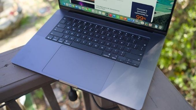 bàn phím trên Macbook Pro M5 Max 16 inch (18CPU-40GPU)