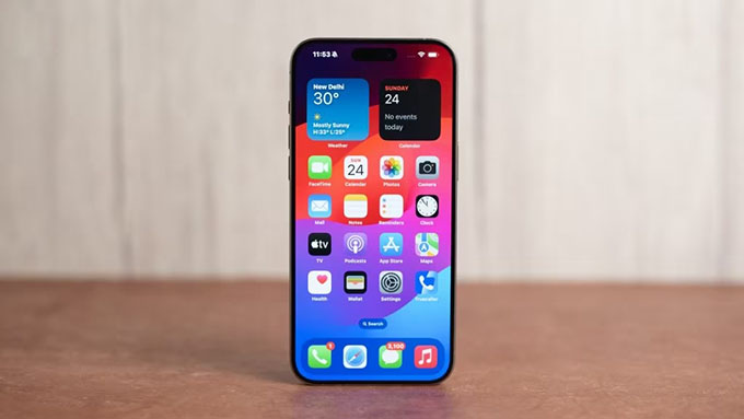 iPhone 15 Pro 512GB cũ sở hữu màn hình 6.1 inch nhỏ gọn