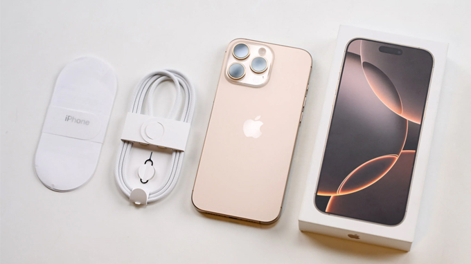 iPhone 16 Pro Max 256GB cũ 97% có thời lượng pin trâu