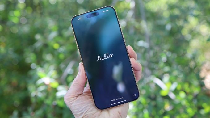 Thời lượng pin ấn tượng, hỗ trợ sạc nhanh 40W