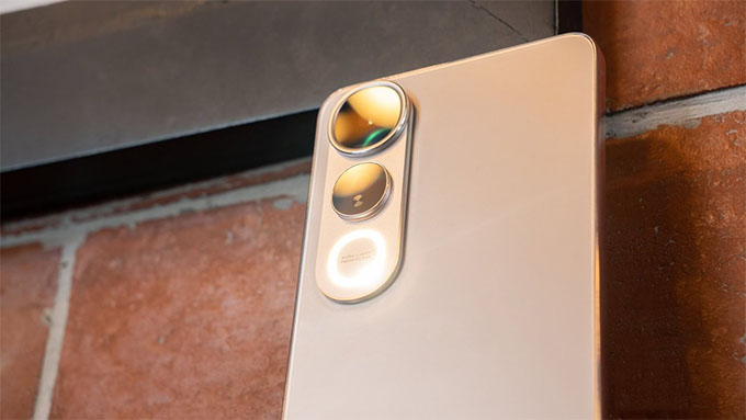 Vivo V50 Lite 5G trang bị camera chính 50MP Sony IMX882 