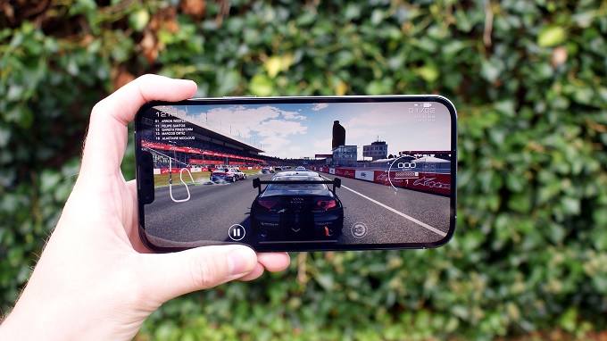 Cấu hình iPhone 14 Plus 128GB với chip A15 và pin lớn