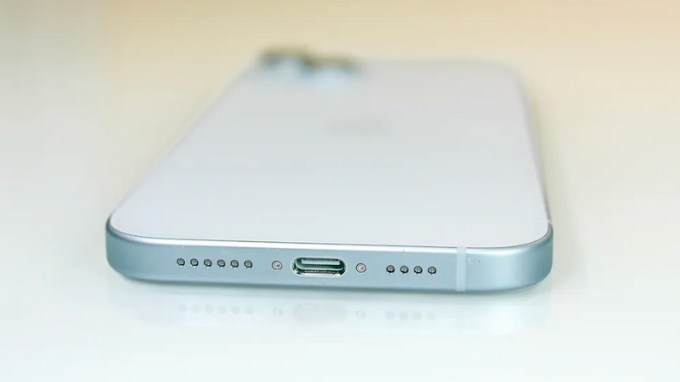 Pin và sạc trên iPhone 15 Plus cũ