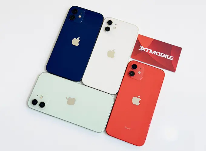 iPhone 12 64GB cũ sở hữu khung nhôm phay xước kết hợp mặt lưng kính bóng, mang lại cảm giác hiện đại