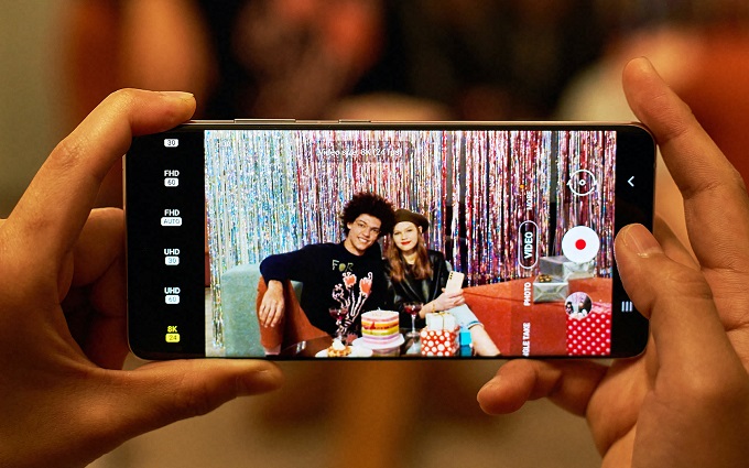 Camera không nâng cấp phần cứng nhưng có tính năng vượt trội