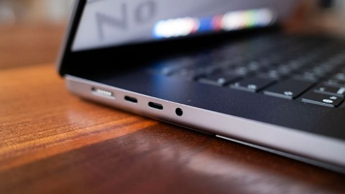 cổng kết nối của Macbook Pro M5 Max 16 inch (18CPU-40GPU)