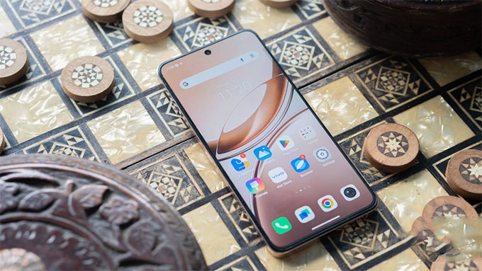 Màn hình AMOLED FHD+ 6,77 inch của V50 Lite 5G