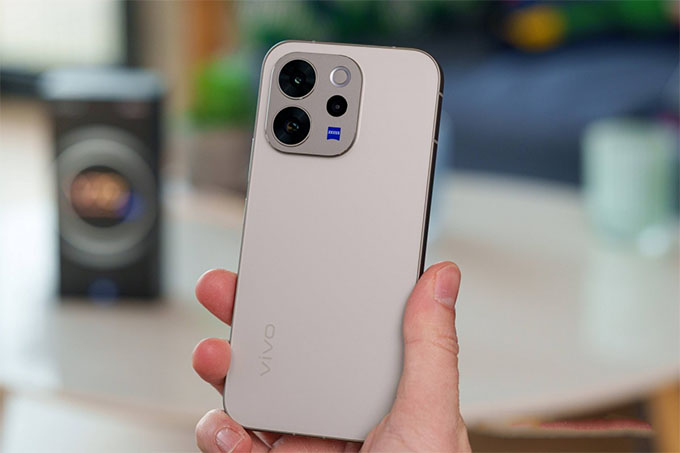 Thiết kế Vivo V70 5G gây ấn tượng ngay từ cái nhìn đầu tiên